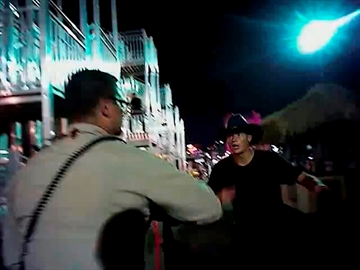 LA320-726_2018_000213_Content.jpg