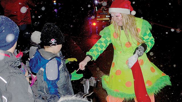newcastle santa claus parade draws thousands newcastle santa claus parade draws thousands