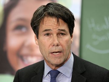 Health Minister Eric Hoskins has promised to fix Ontaro's broken system for delivering allogeneic (unrelated donor) stem-cell transplants, a cutting edge but time-consuming treatment that can save the lives of many cancer and blood-disorder patients.