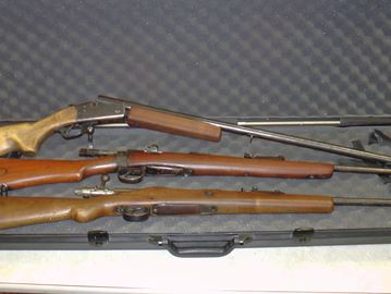 OSHAWA -- Durham police raided an Albert Street home in Oshawa on Thursday and charged three people and seized three shotguns.