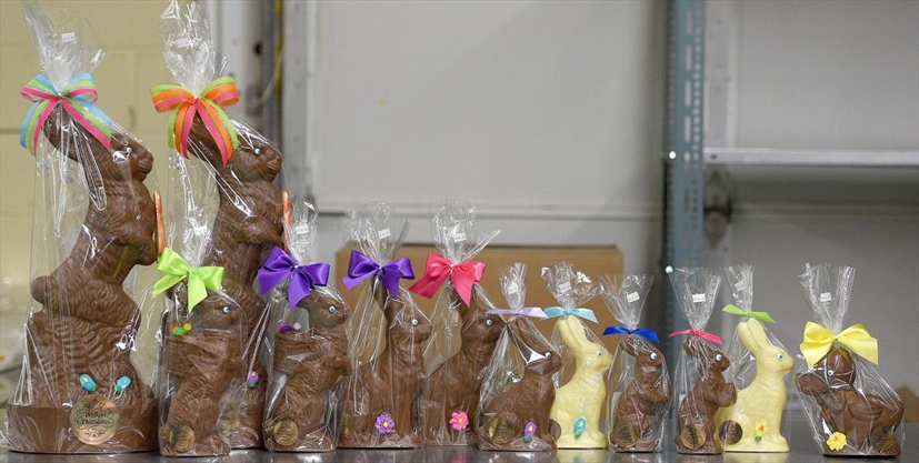 Video And Photos The Walker S Chocolate Easter Bunny Factory