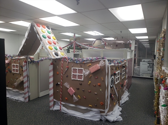 Brampton Nch Employees Create Elaborate Christmas Cubicle