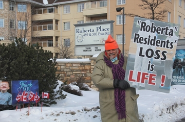 BAR%20Roberta%20place%20protestor_Conten