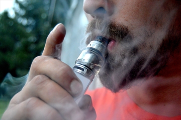 Halton's smoking bylaw update includes vaping products.