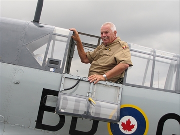 Dennis%20Bradley%20aircraft_Content.jpg