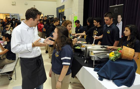 Celebrity chef’s menu a hit at high school | Mississauga.com