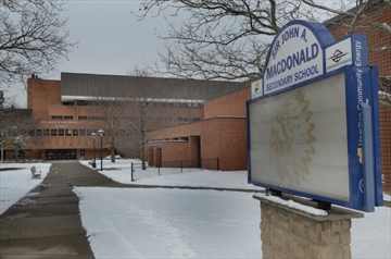 B823756915Z.1_20180202202955_000_G8521HL