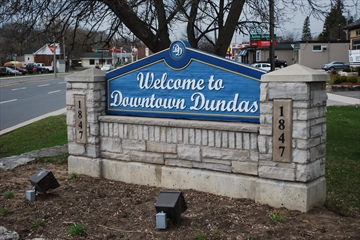 Downtown_Dundas_Sign_058_Content.jpg