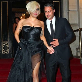 Lady Gaga and Taylor Kinney's commitment' ceremony-Image1