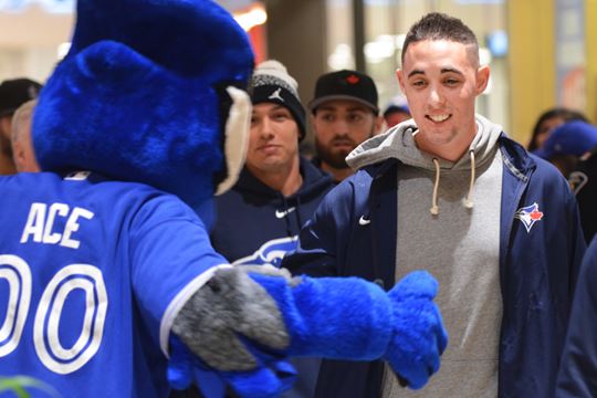 blue jays visit a smash hit at newmarket mall blue jays visit a smash hit at newmarket mall