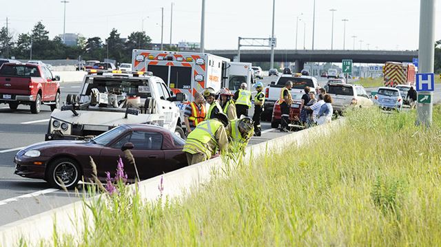 Two Car Crash On The QEW Near Trafalgar | InsideHalton.com