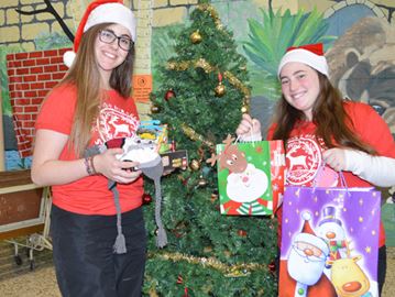 Marisa_Settimi_and_Jenne_OBrien_STM_Xmas