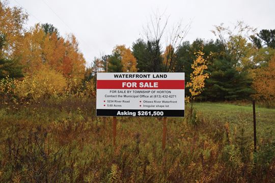 Resident questions property easement on Horton’s beach ...