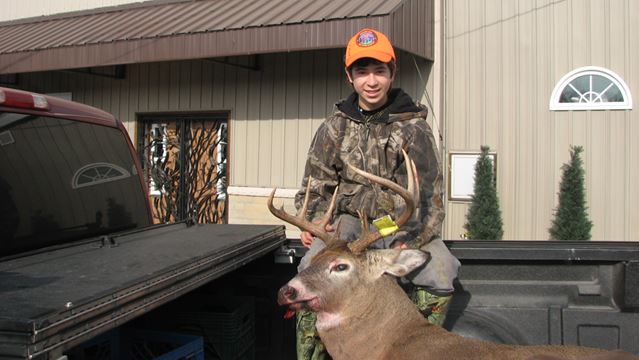 Gourleys Annual Buck And Doe Contest Runs Nov 7 To 20