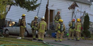 Fire crews responded to an explosion at a house on Cedar Street in Whitby that occurred shortly after 3:30 p.m. Wednesday. Three people were removed from the home by firefighters and taken to hospital. The extent of their injuries is not known at this time.
