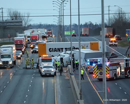 Three-vehicle Crash Closes Eastbound Hwy. 401 Through Oshawa For Hours ...