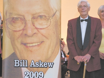 <b>Bill Askew</b> inducted into Oshawa Walk of Fame - 88e0a38e415eaf49722eb051922b_Content