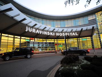 juravanski_hospital_night_D3S_1073___Con