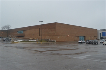 Former_Sears_building_at_LRM_April_25_Co