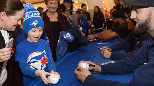 blue jays visit a smash hit at newmarket mall blue jays visit a smash hit at newmarket mall