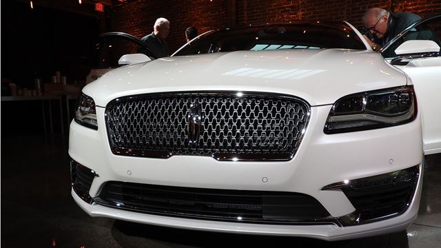 Lincoln_MKZ_front___Gallery.jpg