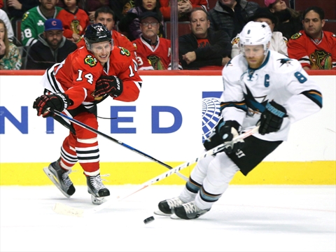 Blackhawks continue their winning ways in 4-1 victory over Sharks